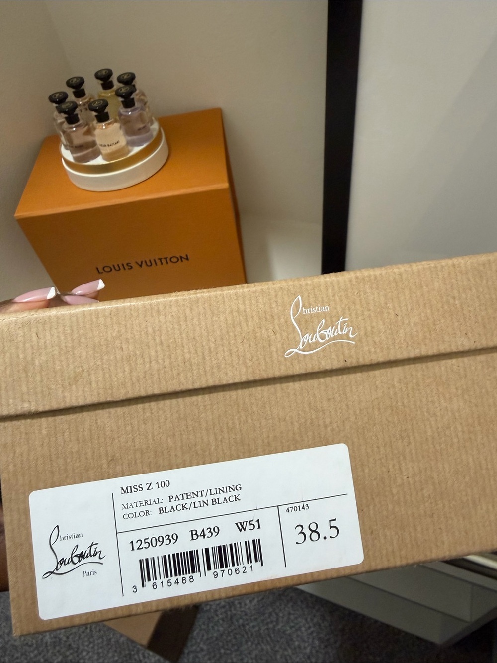 New: Christian Louboutin Black Patent Leather Pointed Pumps. Size 38.5 - Picture 6 of 7